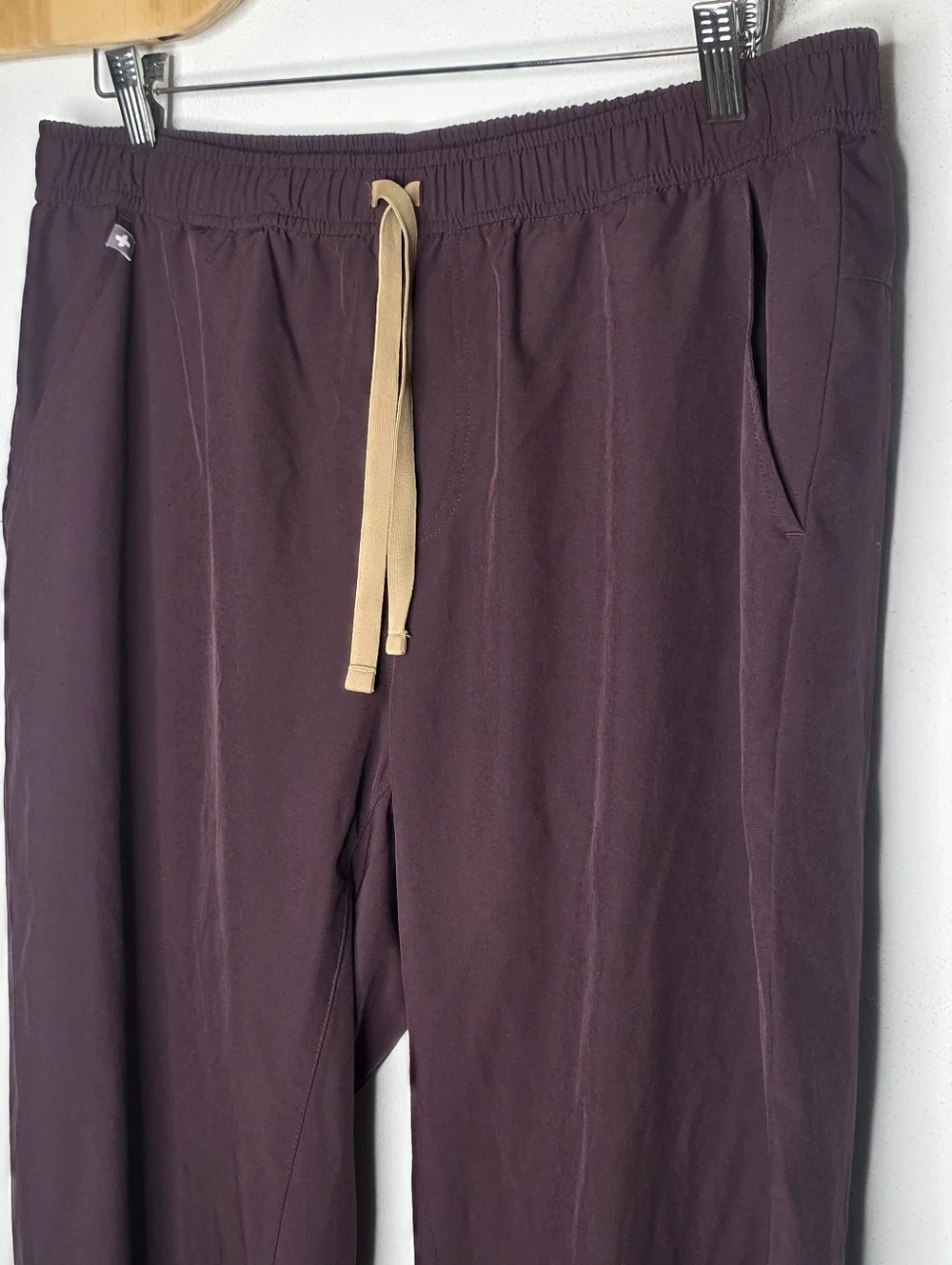 Figs Tansen Joggers XL Short Scrub Pants Men's Red
